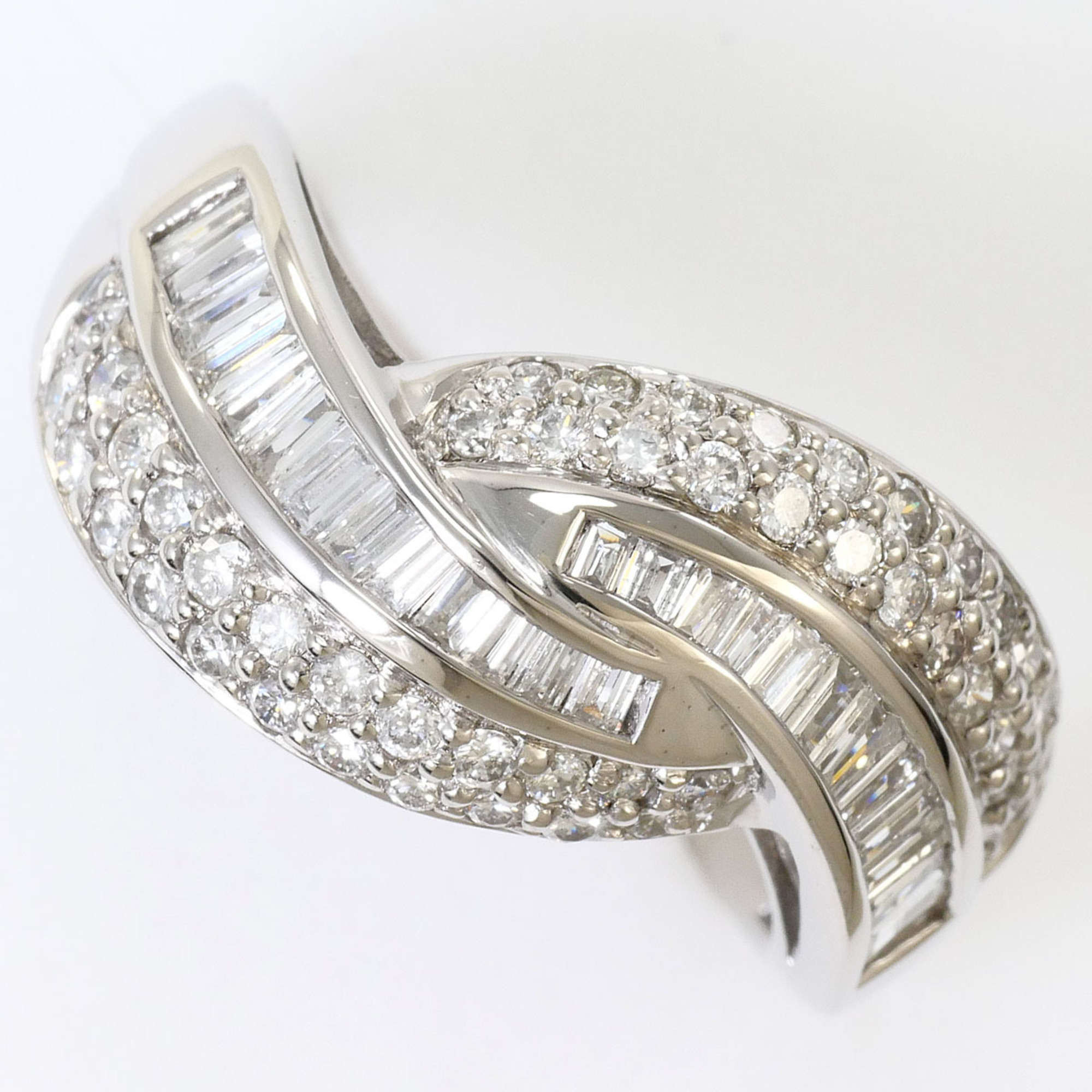 18k 18Karat White Gold Ring With 1 Diamond 048 Ct And 050 Ct Diamond